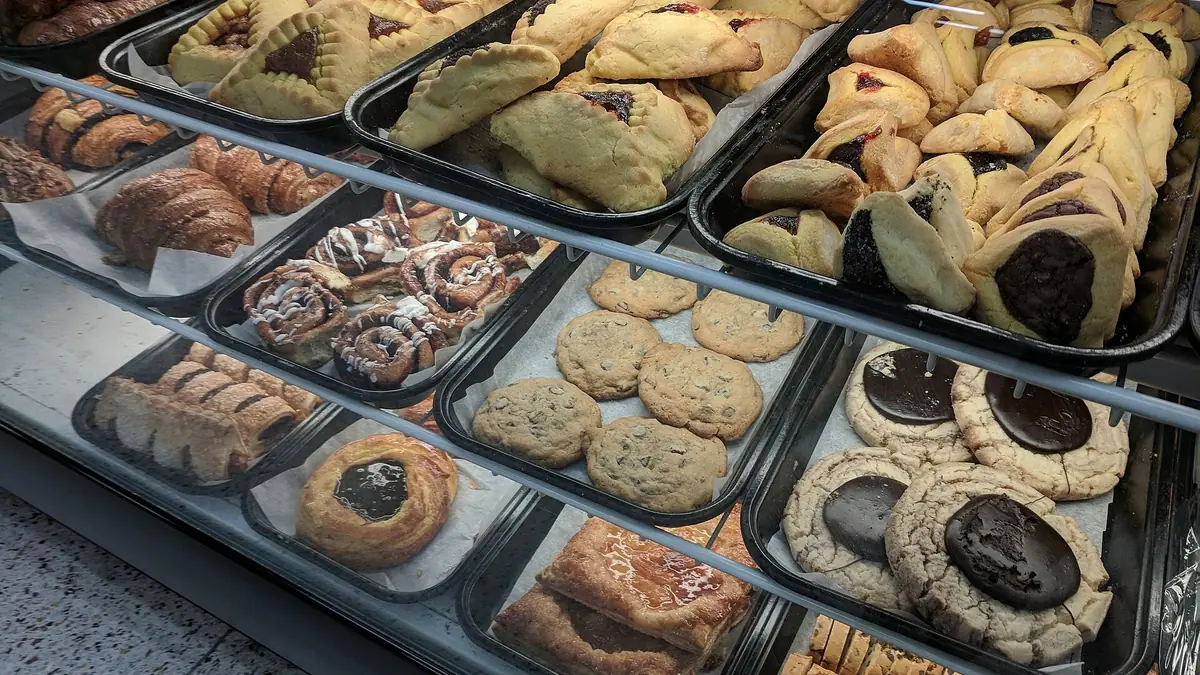 Whyte's Bakery – bakery in Tullibody town centre